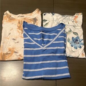 3 short sleeve T-shirts
